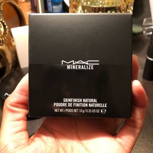 Mineralized skin finish by MAC